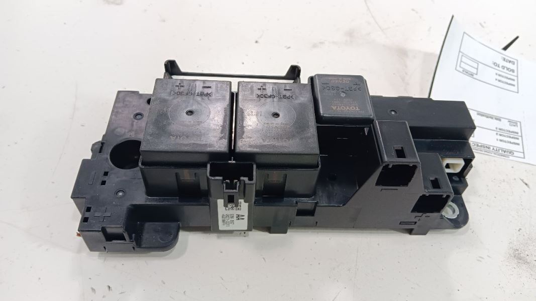 Toyota Prius Battery Junction Relay    2012 2013 2014 2015