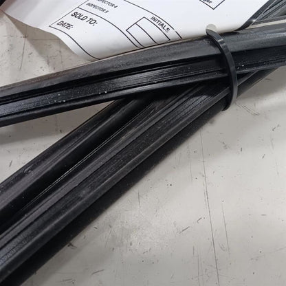 Honda CR-V Door Glass Window Seal Rubber Left Driver Front  2012 2013 2014 2015