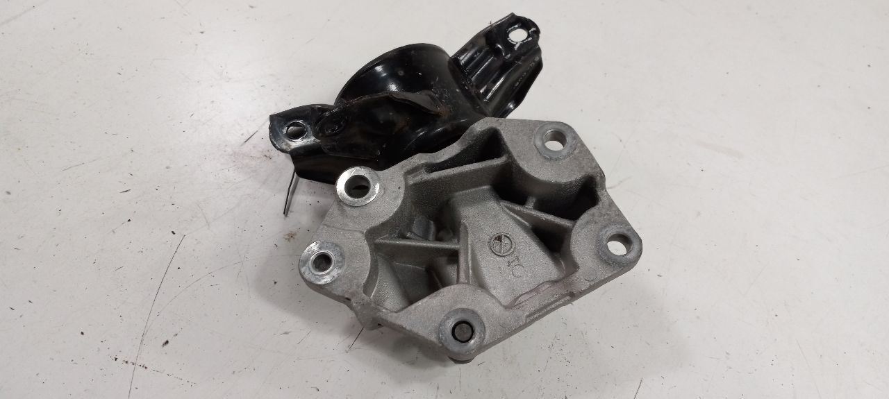 Kia Soul Engine Motor Mount Left Driver 2017 2018 2019