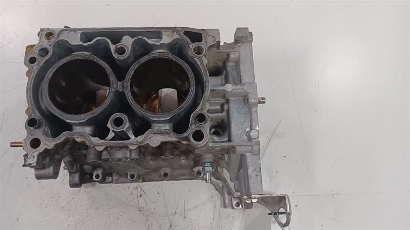 Engine Cylinder Block Passenger Right Fits 17-19 IMPREZA