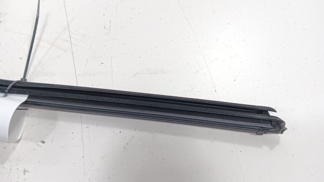 Volkswagen Golf Right Front Weather Strip Interior 2010 2011 2012 2013 2014