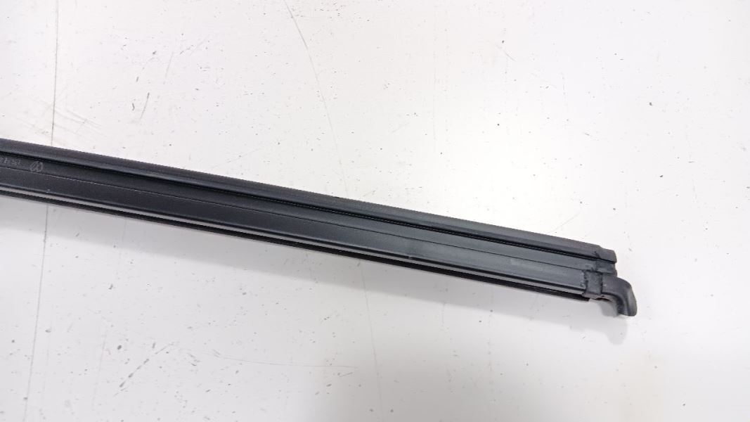 Volkswagen Golf Right Front Weather Strip Interior 2010 2011 2012 2013 2014