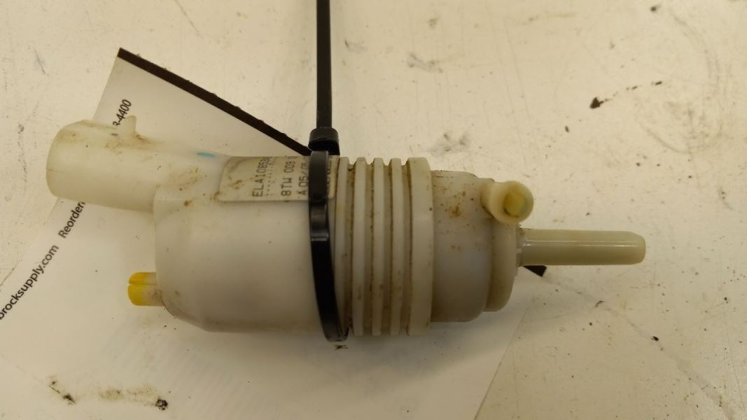 Traverse Windshield Washer Wash Fluid Reservoir Motor Pump Electric 2009 2010 11