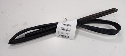 Versa Door Glass Window Seal Rubber Right Passenger Front 2009 2010 2011 2012