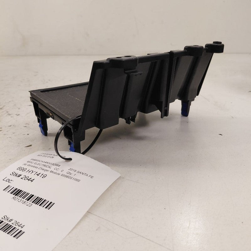 Hyundai Santa Fe Wireless Charger Module {95560S1000} 2019 2020