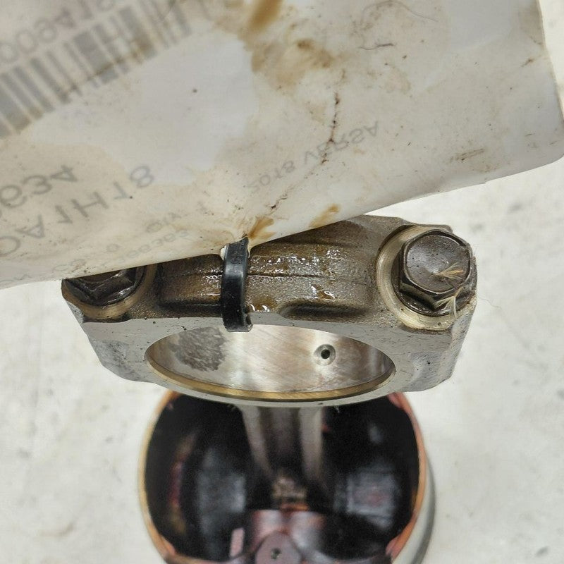 Nissan Versa Note Single Piston With Connecting Rod   1.6 2019 2018 20