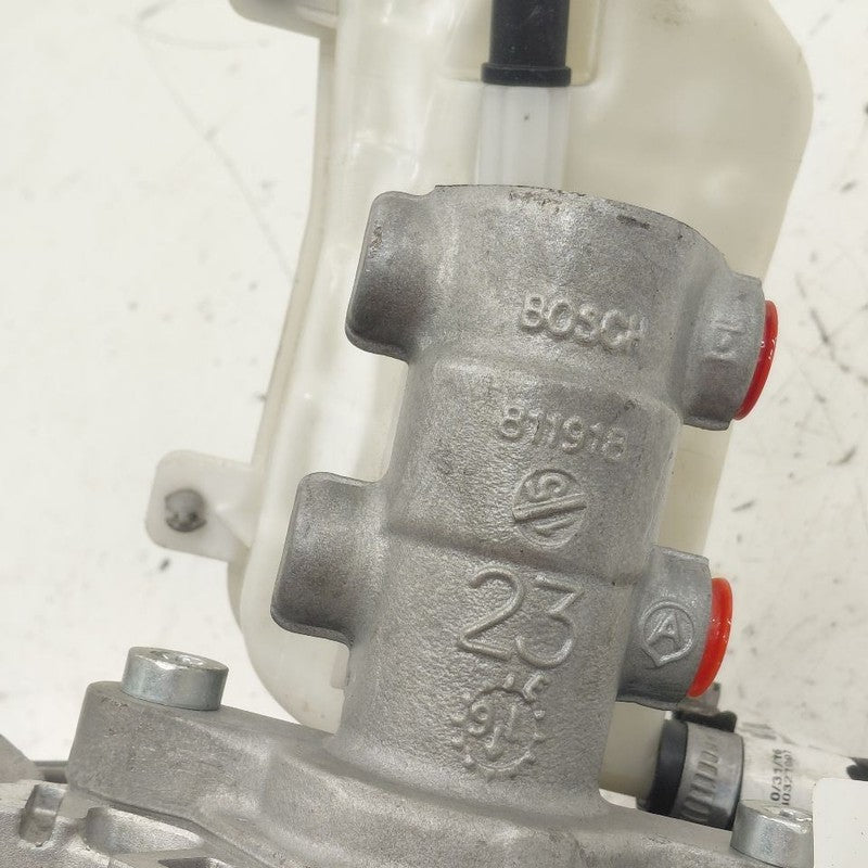 Brake Master Cylinder Fits 16-17 Chevy Volt