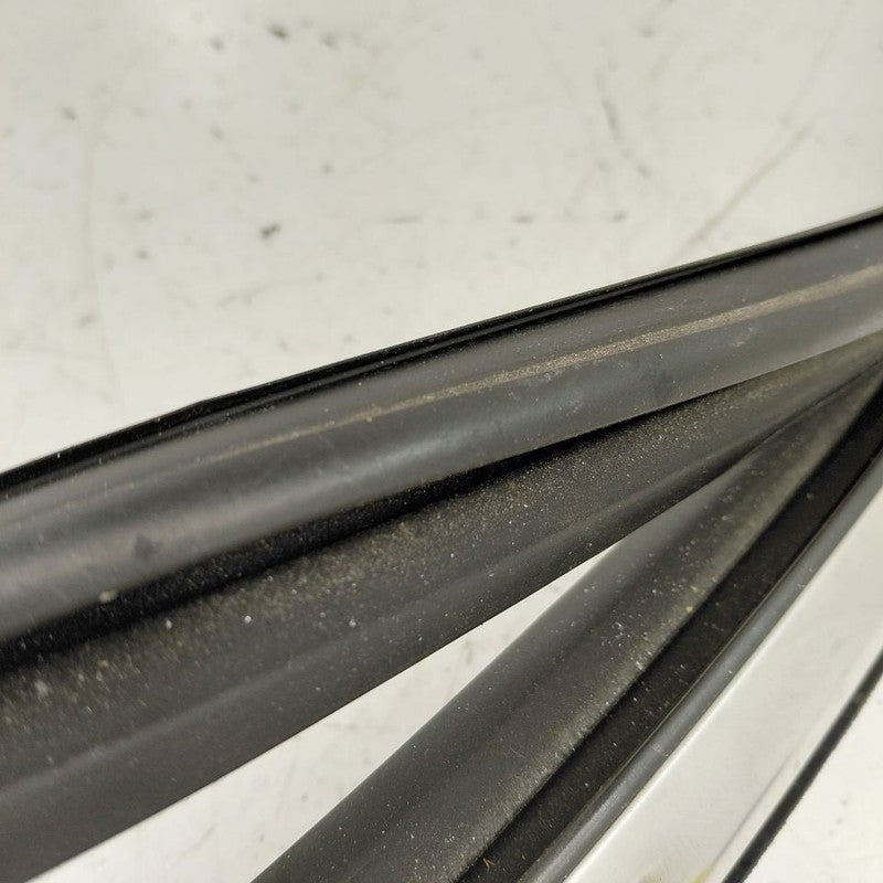 Buick Encore GX Door Glass Window Seal Rubber Left Driver Front  2020 