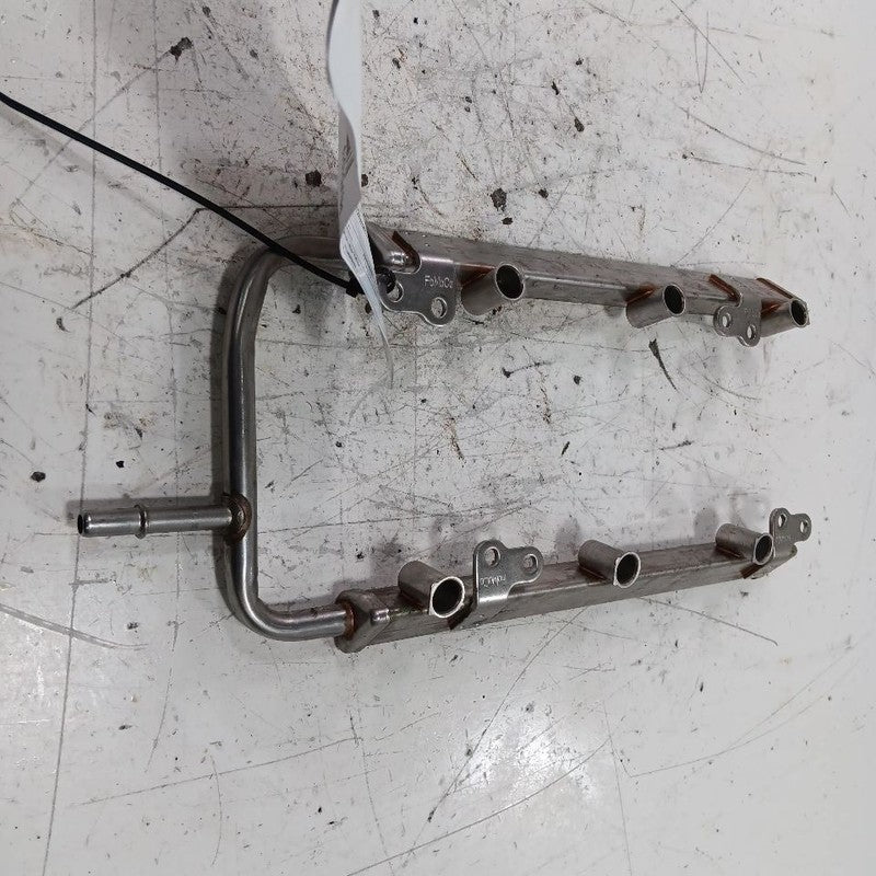 Ford Taurus Fuel Rail Injection Injector Mount Bar  2019 2018 2017 201