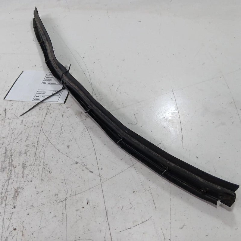 Subaru Legacy Outback Right Front Weather Strip Interior  2015 2016 20