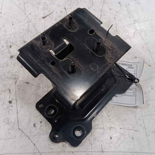 Nissan Kicks Bumper Mount Bracket Left Driver Side Front  2021 2022 20