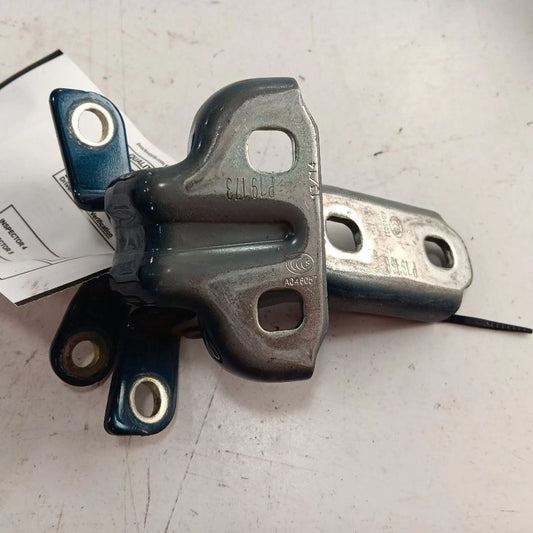 Buick Encore Door Hinge Set Right Rear Passenger  2017 2018 2019 2020 
