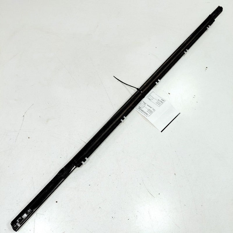 Hyundai Sonata Door Glass Window Weather Strip Trim Front Right Passen