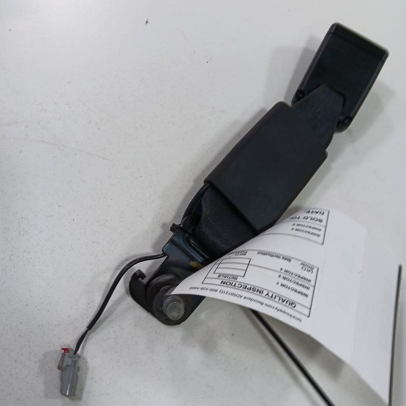 2025 GMC Acadia Center Rear Back Seat Belt Buckle Latch OEM