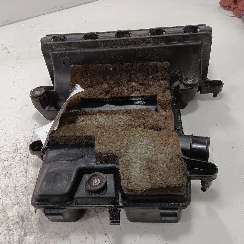 Air Cleaner Filter Box 2 Door 1.4L Without Turbo Fits 12-17 FIAT 500