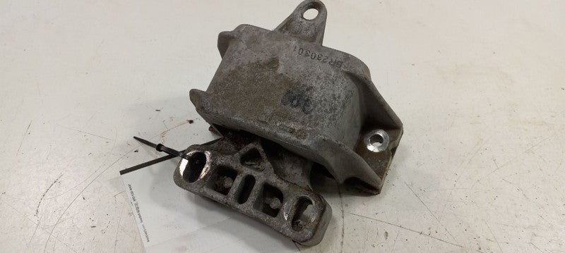 Volkswagen Jetta Engine Motor Mount Left Driver 2003 2002 2001 2000 OE