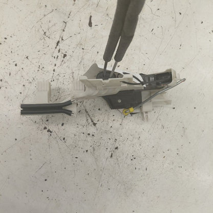 Hyundai Santa Fe Door Latch Lock Left Driver Front  2019 2020