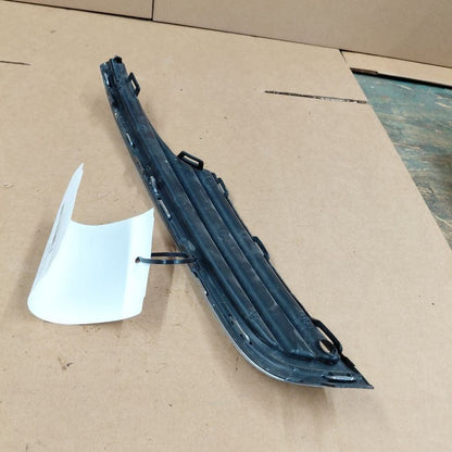 Volkswagen Golf Front Bumper Insert Trim Bezel Passenger Side {5GM8536