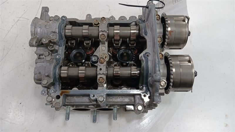 Passenger Right Cylinder Head Fits 17-19 IMPREZA OEM