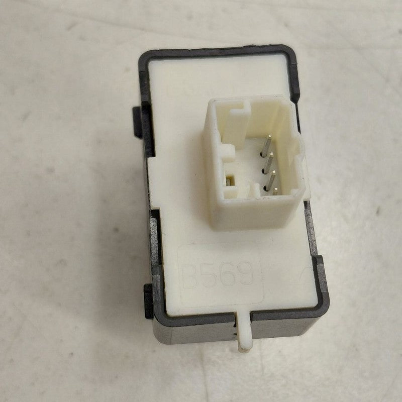Fiat 500 X Model   Power Window Switch Right Passenger Rear  2016 2017