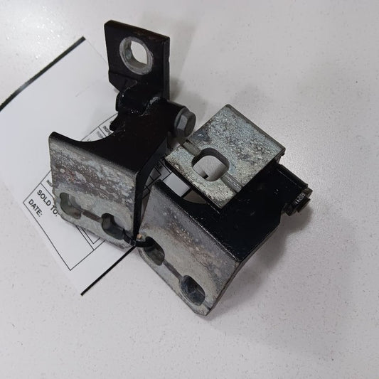 Jeep Renegade Door Hinge Set Right Rear Passenger  2017 2018 2019 2020