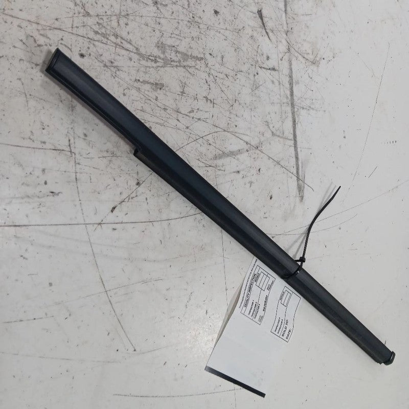 Nissan Kicks Door Glass Window Weather Strip Trim Rear Right Passenger