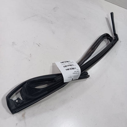 Chevy Malibu Door Glass Window Seal Rubber Left Driver Rear Back 2019 