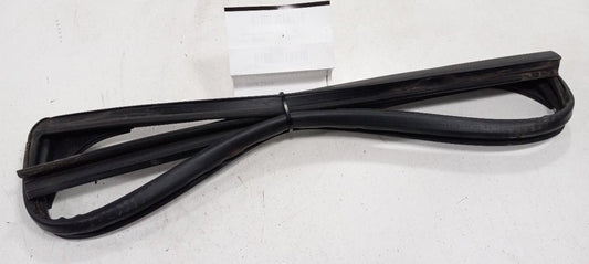 Chevy Traverse Door Glass Window Seal Rubber Right Passenger Rear Back 2011 