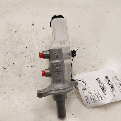 Brake Master Cylinder Fits 16-20 Kia Sorento