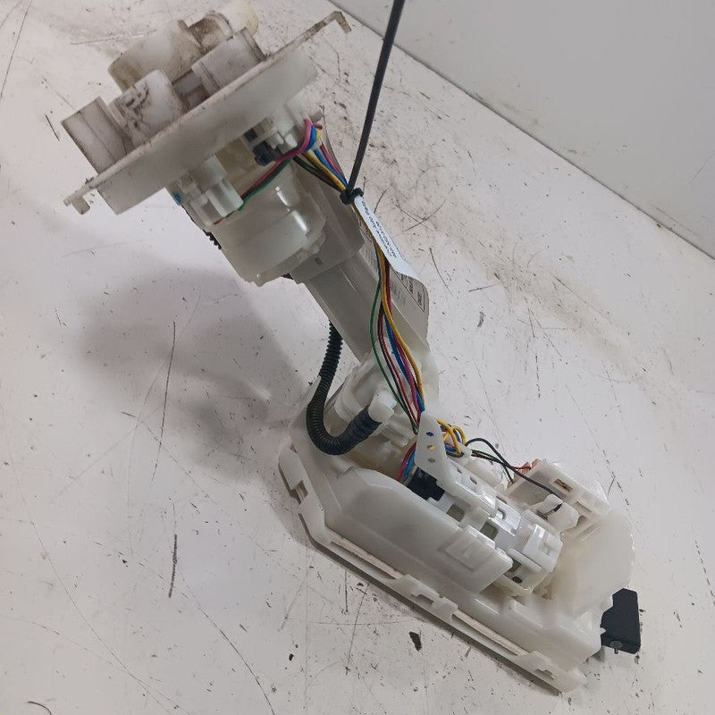 7702012A00 Gas Fuel Pump Assembly Tank Mounted Hatchback 2.0L 19-23 Toyota Corolla