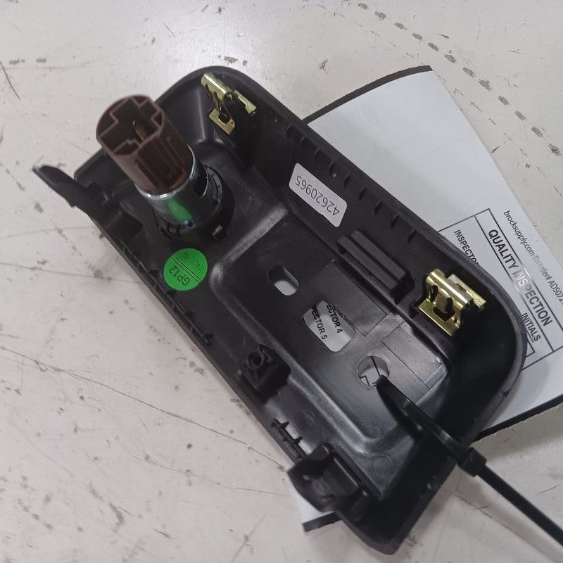 Chevy Trailblazer 12V Power Port Socket  2021 2022 2023 2024 2025 OEM