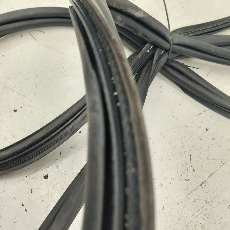 Fiat 500 X Model   Trunk Lid Hatch Door Rear Back Rubber Seal  2016 20