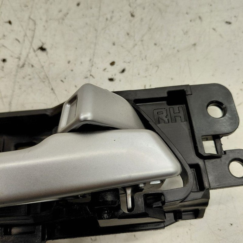 Kia Sportage Door Handle Right Passenger Rear Interior Inside  2020 20