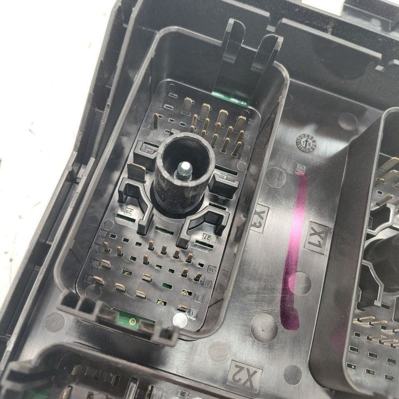 Fuse Box Engine Fits 16-18 Chevy Volt