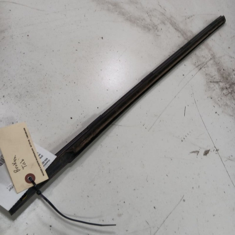 Fiat 500 Door Glass Window Weather Strip Trim Front Right Passenger  2