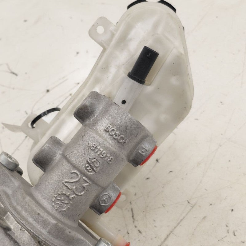 Brake Master Cylinder Fits 18 Chevy Volt