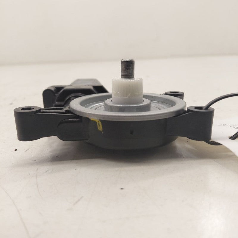 Passenger Right Front Power Window Motor Fits 16-19 Chevy Volt