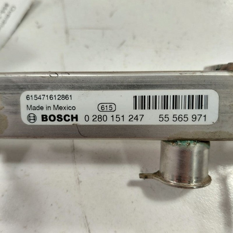Buick Encore Fuel Rail Injection Injector Mount Bar  1.4 2020 2019 201
