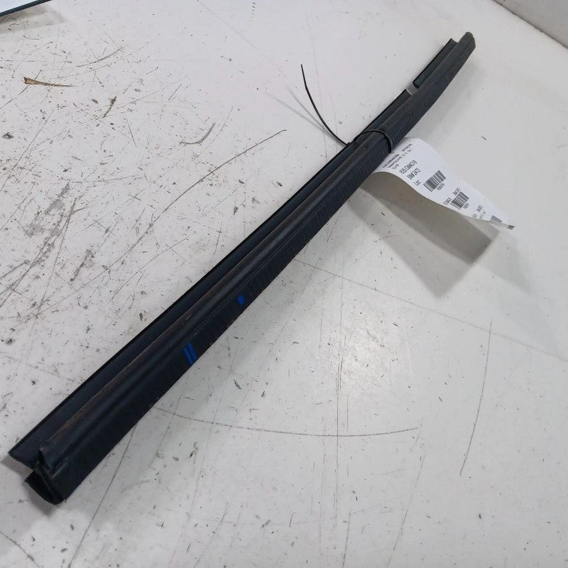 Buick Encore Right Rear Weather Strip Interior  2018 2019 2020