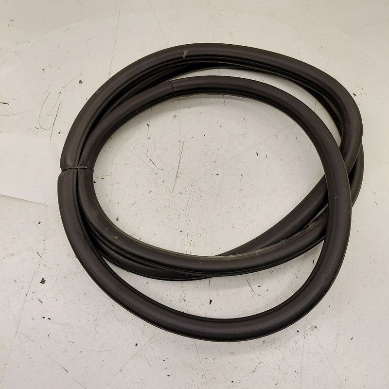 Buick Encore GX On Body Door Jamb Seal Gasket Front Left Driver  2020 