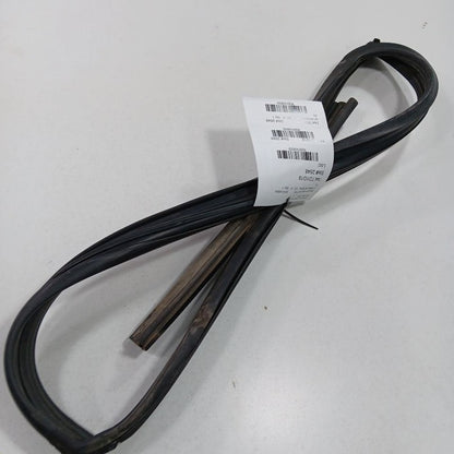Toyota Yaris Door Glass Window Seal Rubber Left Driver Front 2020 2019 2018 2017