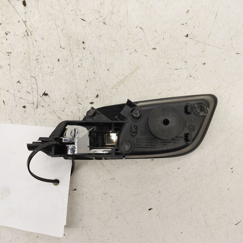 Chevy Trax Door Handle Right Passenger Front Interior Inside  2022 202