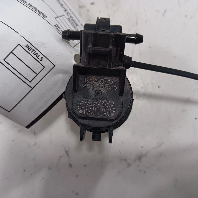 Kia Soul Windshield Washer Wash Fluid Reservoir Motor Pump Electric  2017 2018 2