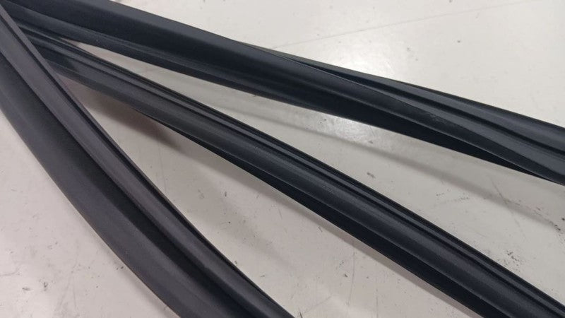 Subaru Impreza Door Glass Window Seal Rubber Left Driver Front 2024 OE