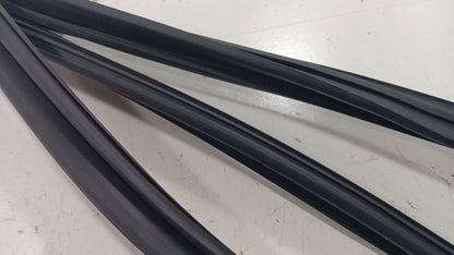 Subaru Impreza Door Glass Window Seal Rubber Left Driver Front 2024 OE