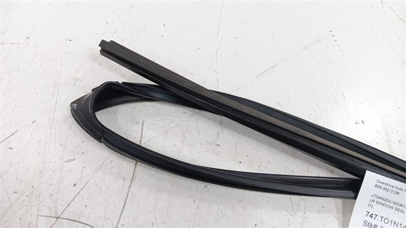Toyota Prius Door Glass Window Seal Rubber Left Rear Back 2015 2014 2013 