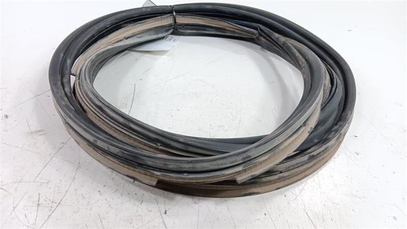 Buick Encore Trunk Lid Hatch Door Rear Back Rubber Seal 2016 2017 2018 2019