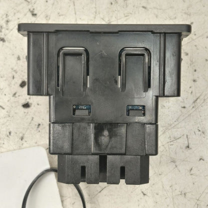 Ford Edge USB Plug In Hub Port  2018 2017 2016 2015