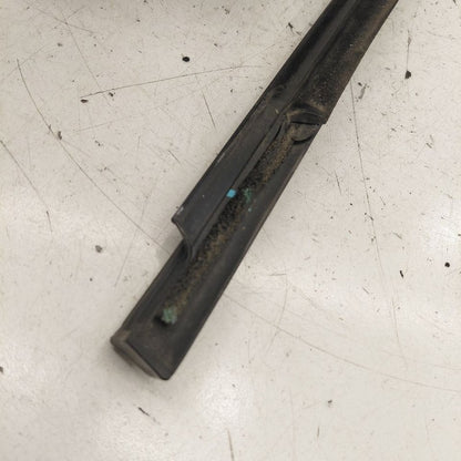 Chevy Volt Door Glass Window Weather Strip Trim Front Right Passenger 