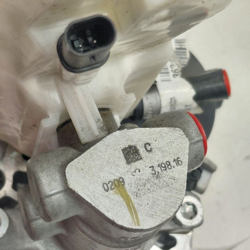 Brake Master Cylinder Fits 16-17 Chevy Volt